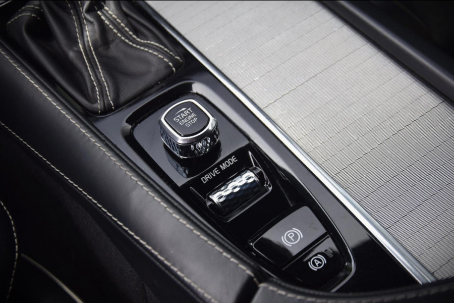 Volvo XC90 2.0 T5 AWD R-Design Scandinavian Line/Extra getinte ruiten