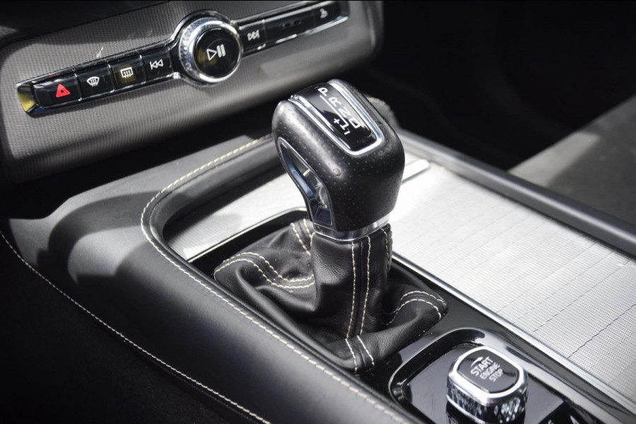 Volvo XC90 2.0 T5 AWD R-Design Scandinavian Line/Extra getinte ruiten