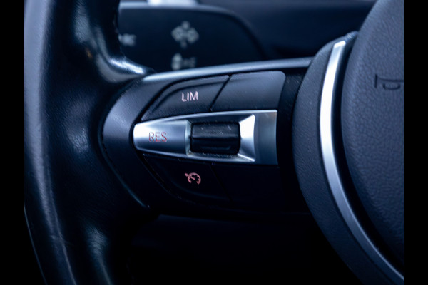 BMW 3 Serie Touring 318i M Sport Edition | Leer | Stoelverwarming | Elec. trekhaak | Navigatie pro | Camera | Cruise, LMV 18", Elec. achterklep