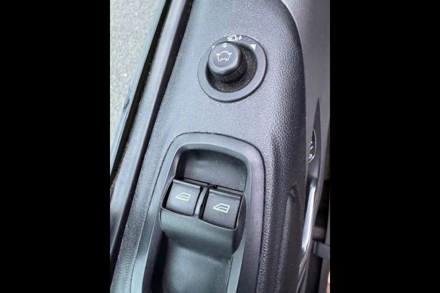 Ford Transit Custom 300 2.0 TDCI 130pk L2 H1 Trend 3Zits Euro6 173.000km Airco,Navi,Camera