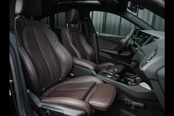 BMW 2 Serie Gran Coupé M235i xDrive High Executive · M-Sport · Panoramadak · Sport brakes · Memory Seats · Head-Up · Camera · Carplay · Comf