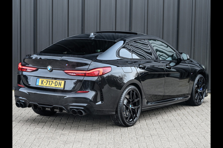BMW 2 Serie Gran Coupé M235i xDrive High Executive · M-Sport · Panoramadak · Sport brakes · Memory Seats · Head-Up · Camera · Carplay · Comf