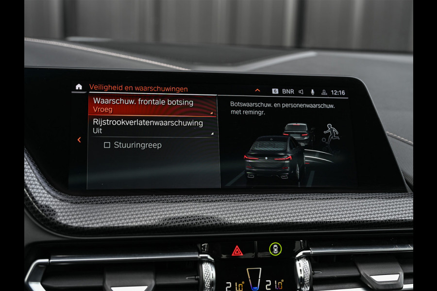 BMW 2 Serie Gran Coupé M235i xDrive High Executive · M-Sport · Panoramadak · Sport brakes · Memory Seats · Head-Up · Camera · Carplay · Comf