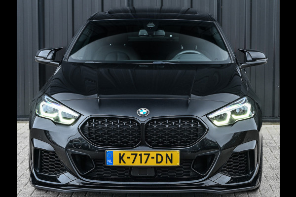 BMW 2 Serie Gran Coupé M235i xDrive High Executive · M-Sport · Panoramadak · Sport brakes · Memory Seats · Head-Up · Camera · Carplay · Comf