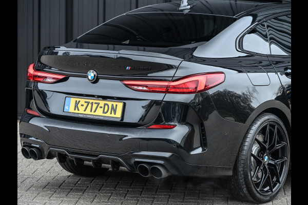 BMW 2 Serie Gran Coupé M235i xDrive High Executive · M-Sport · Panoramadak · Sport brakes · Memory Seats · Head-Up · Camera · Carplay · Comf
