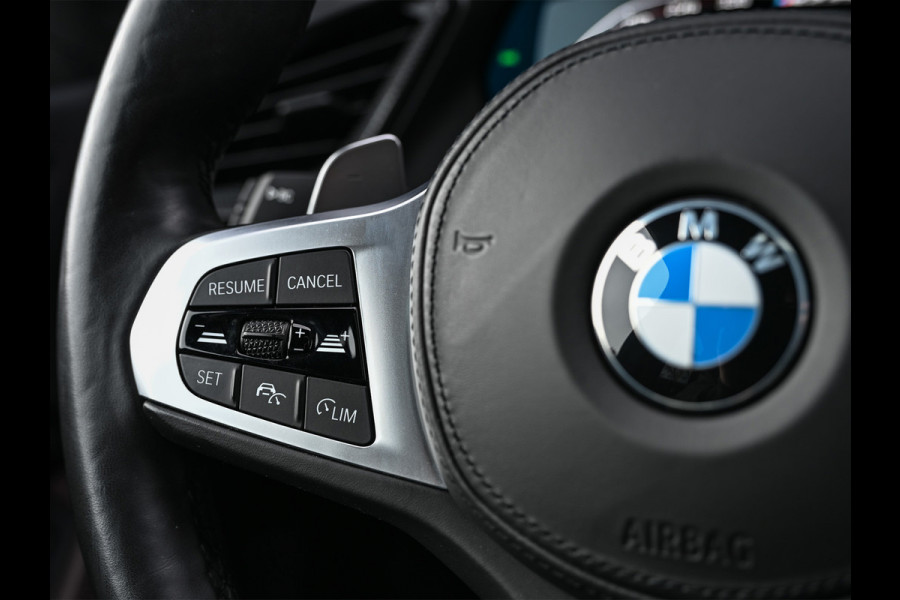 BMW 2 Serie Gran Coupé M235i xDrive High Executive · M-Sport · Panoramadak · Sport brakes · Memory Seats · Head-Up · Camera · Carplay · Comf