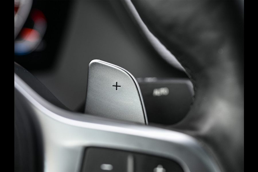 BMW 2 Serie Gran Coupé M235i xDrive High Executive · M-Sport · Panoramadak · Sport brakes · Memory Seats · Head-Up · Camera · Carplay · Comf