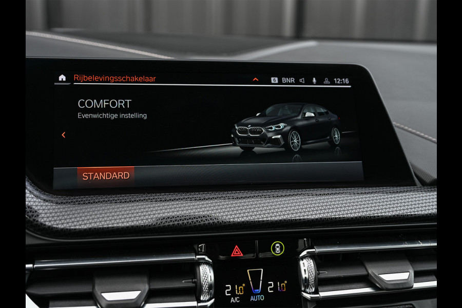 BMW 2 Serie Gran Coupé M235i xDrive High Executive · M-Sport · Panoramadak · Sport brakes · Memory Seats · Head-Up · Camera · Carplay · Comf