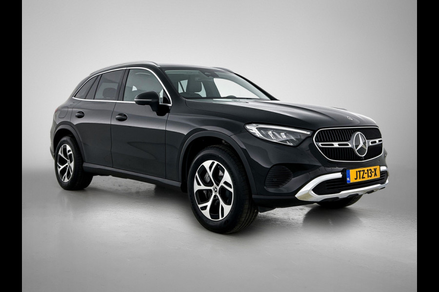 Mercedes-Benz GLC 300 e 4MATIC Plug-In Hybride Trekhaak | Ledkoplampen | Memory Voorstoelen |  Achteruitrijcamera | Sfeerverlichting | Dodehoekassistent. Inclusief 24 maanden Mercedes-Benz Certified garantie voor Europa.