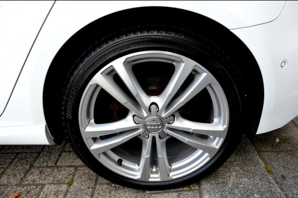Audi A3 Sportback 40 e-tron Sport 204PK S18/LED/CAM/NAV/LEER