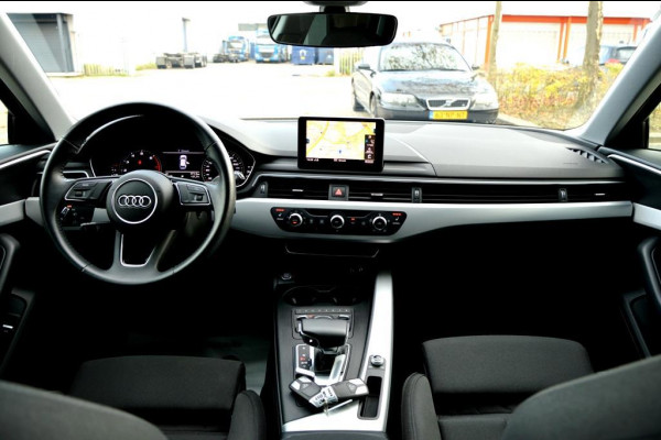 Audi A4 AVANT 35 TFSI Design ECC/PDC V&A/LED/LMV18/NAVI/PANO