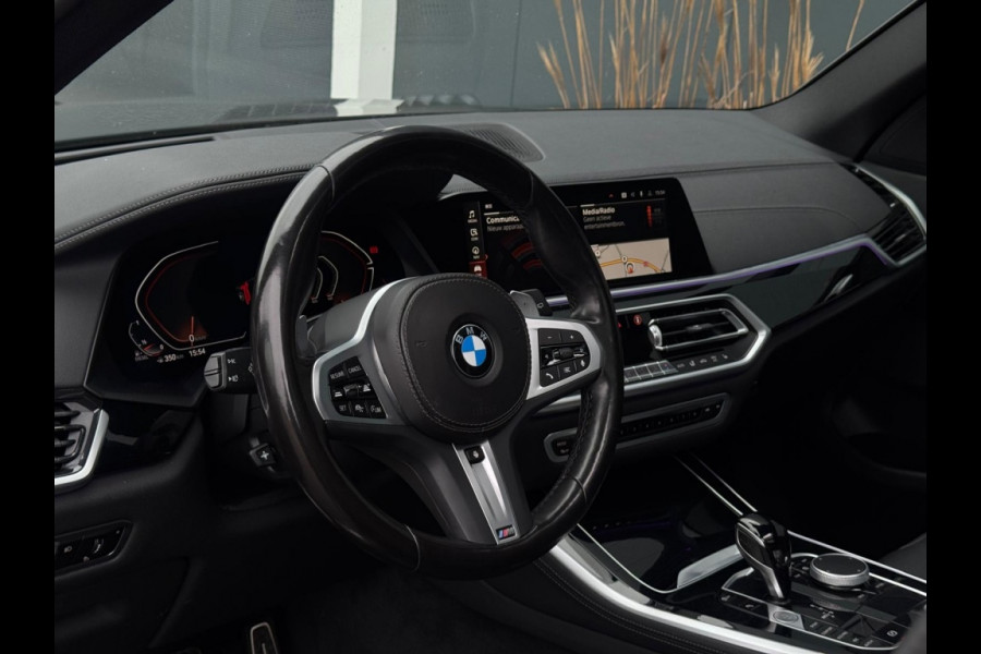 BMW X5 xDrive40d M PACK PANO KUIPSTOELEN LEDER LED NAVI CAMERA