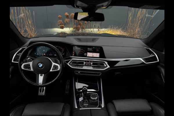 BMW X5 xDrive40d M PACK PANO KUIPSTOELEN LEDER LED NAVI CAMERA