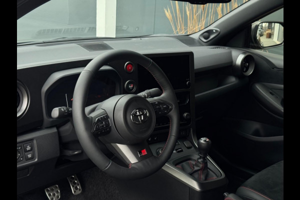 Toyota Yaris 1.6 Turbo GR Performance 280PK NIEUW SPERDIFF CLIMATE LEDER