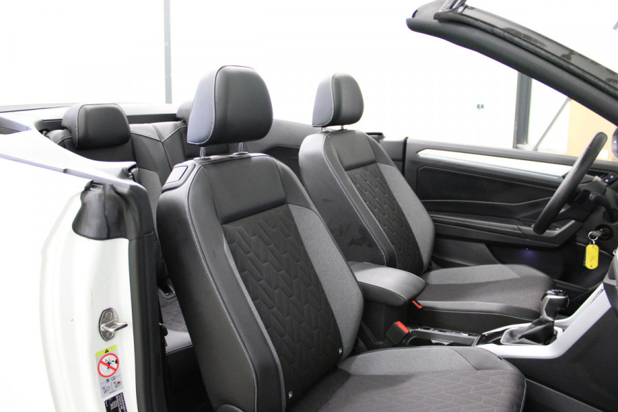 Volkswagen T-Roc Cabrio 1.5 TSI 150PK DSG STYLE VIRTUAL/NAVI/CARPLAY FABRIEKS GARANTIE