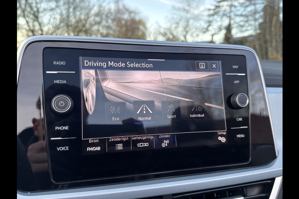 Volkswagen T-Roc Cabrio 1.5 TSI 150PK DSG STYLE VIRTUAL/NAVI/CARPLAY FABRIEKS GARANTIE