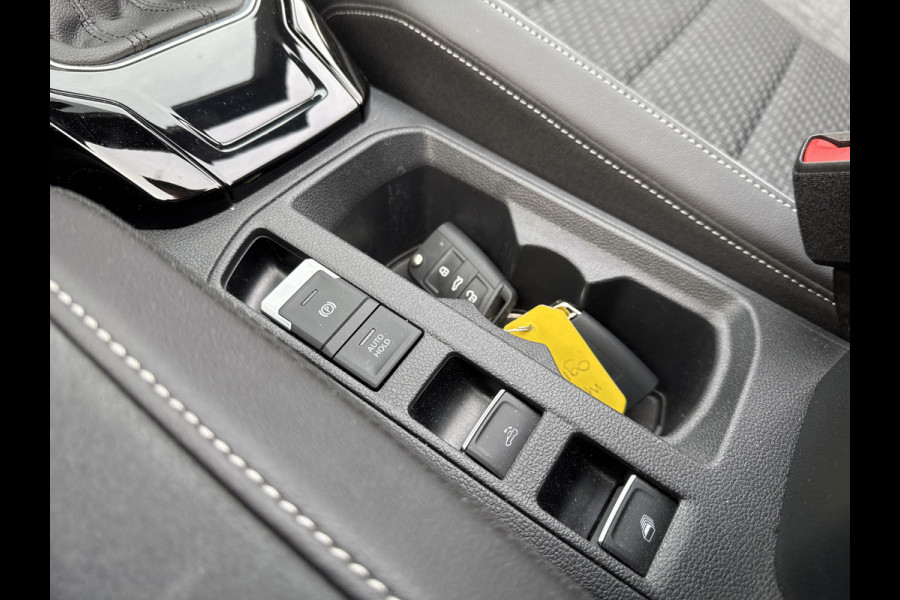 Volkswagen T-Roc Cabrio 1.5 TSI 150PK DSG R-LINE SPORT LEDER/MATRIX-LED/NAVI/CARPLAY/FABRIEKS GARANTIE