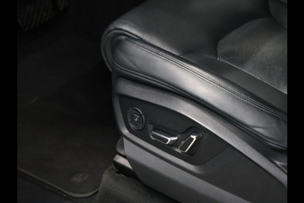 Audi Q7 55 TFSI e quattro Sport S [SCHUIFKANTELDAK, ADAPTIVE CRUISE, 360 CAMERA, TREKHAAK INKLAPBAAR, MEMORY SEATS, LUCHTVERING, STOELMASSAGE, APPLE CARPLAY, ANDROID, STUURVERWARMING, STOELVENTILATIE, STOELVERWARMING, VOL LED