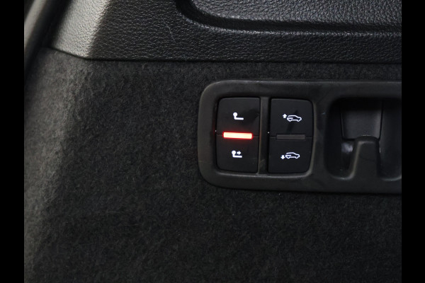 Audi Q7 55 TFSI e quattro Sport S [SCHUIFKANTELDAK, ADAPTIVE CRUISE, 360 CAMERA, TREKHAAK INKLAPBAAR, MEMORY SEATS, LUCHTVERING, STOELMASSAGE, APPLE CARPLAY, ANDROID, STUURVERWARMING, STOELVENTILATIE, STOELVERWARMING, VOL LED