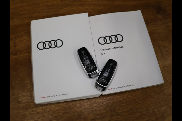 Audi Q7 55 TFSI e quattro Sport S [SCHUIFKANTELDAK, ADAPTIVE CRUISE, 360 CAMERA, TREKHAAK INKLAPBAAR, MEMORY SEATS, LUCHTVERING, STOELMASSAGE, APPLE CARPLAY, ANDROID, STUURVERWARMING, STOELVENTILATIE, STOELVERWARMING, VOL LED