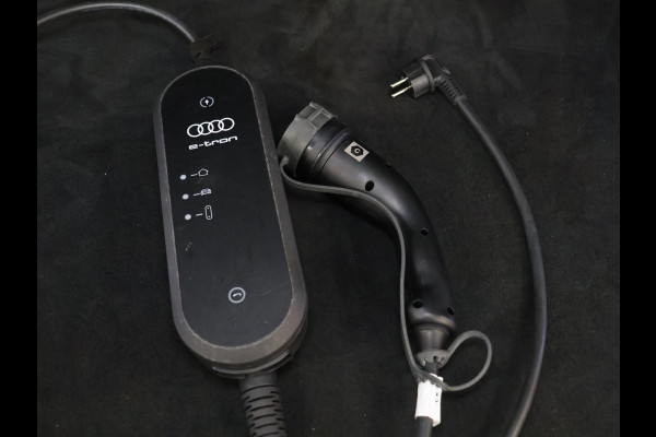 Audi Q7 55 TFSI e quattro Sport S [SCHUIFKANTELDAK, ADAPTIVE CRUISE, 360 CAMERA, TREKHAAK INKLAPBAAR, MEMORY SEATS, LUCHTVERING, STOELMASSAGE, APPLE CARPLAY, ANDROID, STUURVERWARMING, STOELVENTILATIE, STOELVERWARMING, VOL LED