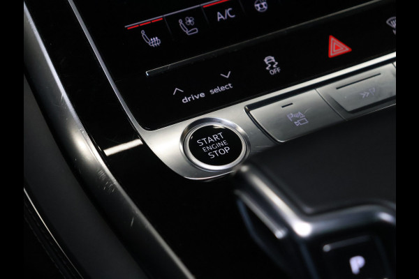 Audi Q7 55 TFSI e quattro Sport S [SCHUIFKANTELDAK, ADAPTIVE CRUISE, 360 CAMERA, TREKHAAK INKLAPBAAR, MEMORY SEATS, LUCHTVERING, STOELMASSAGE, APPLE CARPLAY, ANDROID, STUURVERWARMING, STOELVENTILATIE, STOELVERWARMING, VOL LED