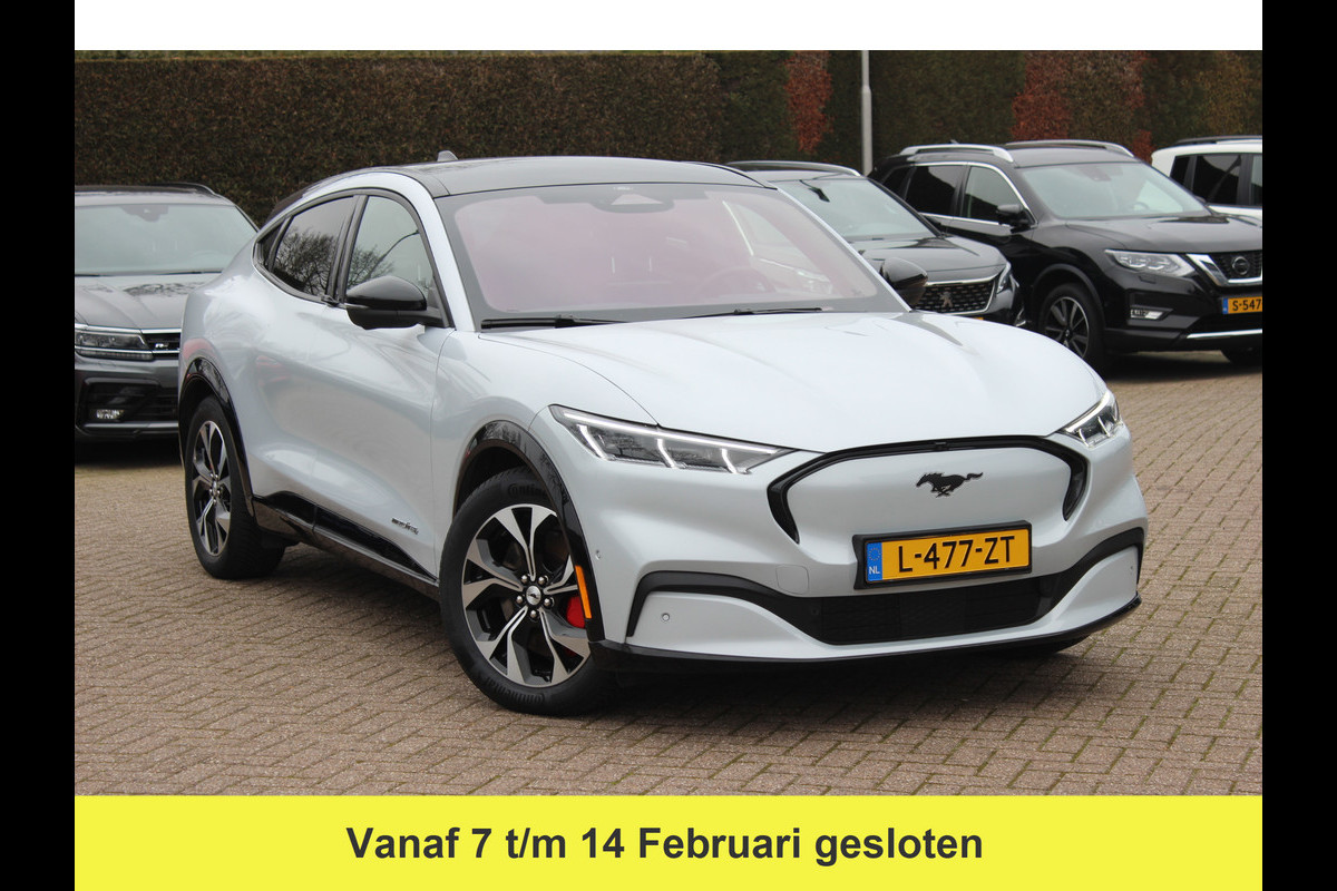 Ford Mustang Mach-E AWD 75 kWh / SOH 93,4% / Panoramadak / Camera / Leder / 19'' / B&O / Keyless / DAB / Dodehoek / ACC / Navigatie / Sfeerverlichting / Stoelverwarming