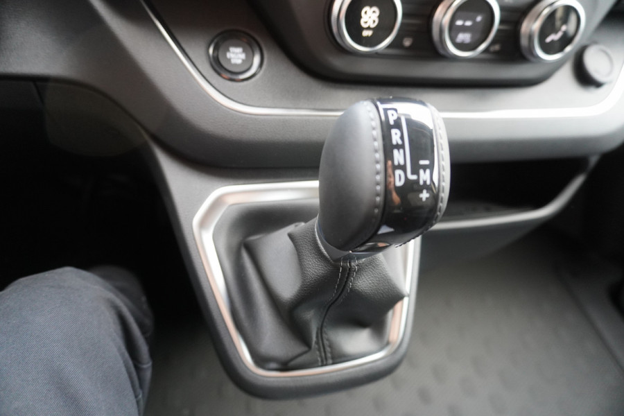 Renault Trafic 2.0 Bleu dCi EDC 170PK L2H1 Luxe dubbelCabine Automaat Schuifdeur L/R Nr.V902 |  Climate | Navi | Camera |