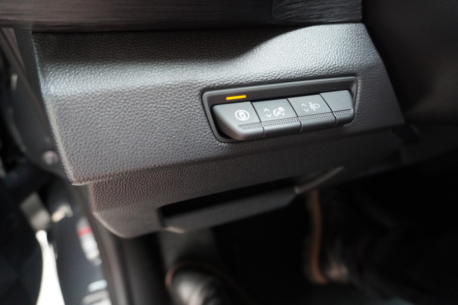 Renault Trafic 2.0 Bleu dCi EDC 170PK L2H1 Luxe dubbelCabine Automaat Schuifdeur L/R Nr.V902 |  Climate | Navi | Camera |