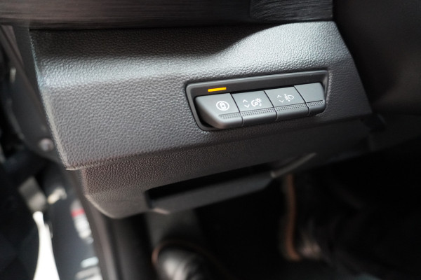 Renault Trafic 2.0 Bleu dCi EDC 170PK L2H1 Luxe dubbelCabine Automaat Schuifdeur L/R Nr.V902 |  Climate | Navi | Camera |