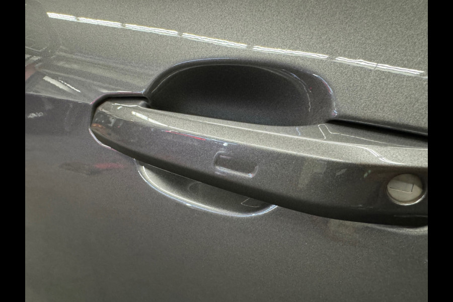 Audi A4 Avant 35 TDI Launch edition Sport Pano|Keyless|Leer