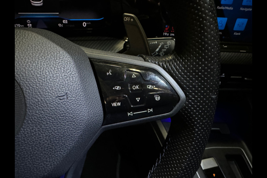 Volkswagen Golf 2.0 TSI R 4M Performance Pano|HuD|H/K|Akrapovic
