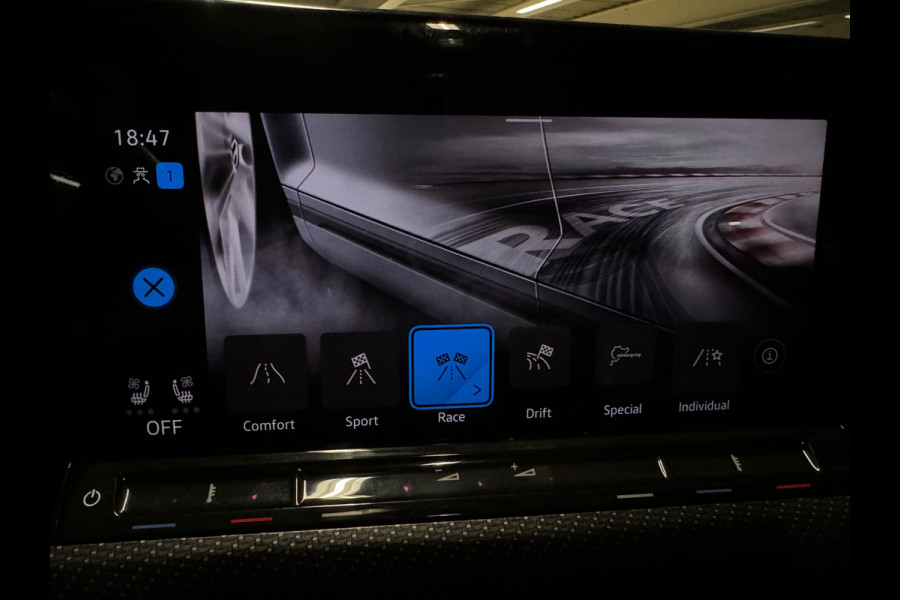 Volkswagen Golf 2.0 TSI R 4M Performance Pano|HuD|H/K|Akrapovic