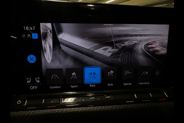 Volkswagen Golf 2.0 TSI R 4M Performance Pano|HuD|H/K|Akrapovic