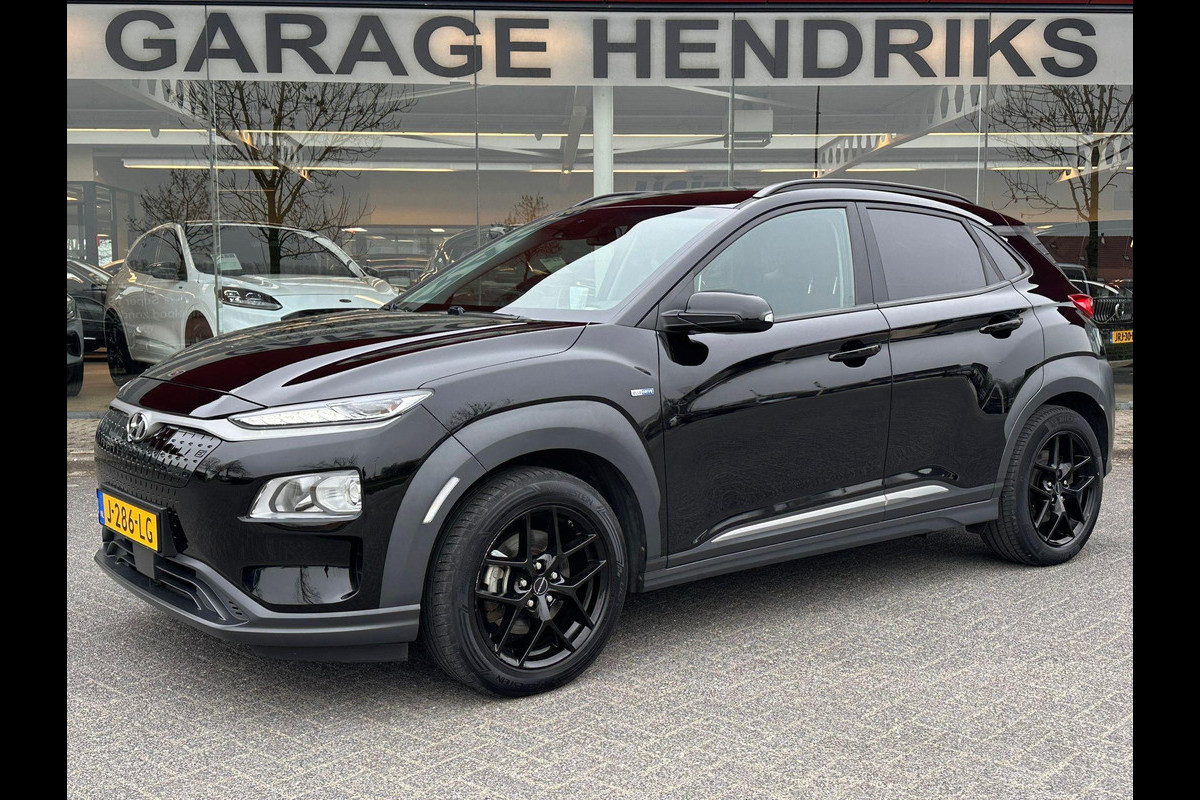 Hyundai Kona EV Fashion 64 kWh | SOH: 96,2% | 3 Fase | warmtepomp | Black Edition LM |  HUD | Blindspot | Climate | Navi |