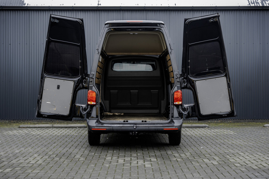 Volkswagen Transporter T6.1 2.0 TDI L2H3 | 150 PK | Trekhaak | Carplay | Navi | Cruise | Airco