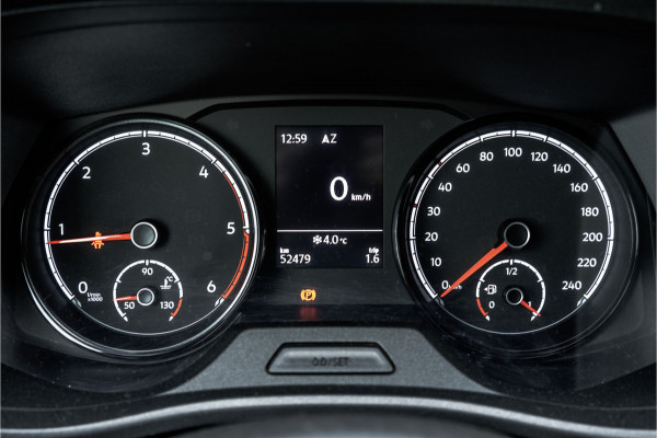 Volkswagen Transporter T6.1 2.0 TDI L2H3 | 150 PK | Trekhaak | Carplay | Navi | Cruise | Airco