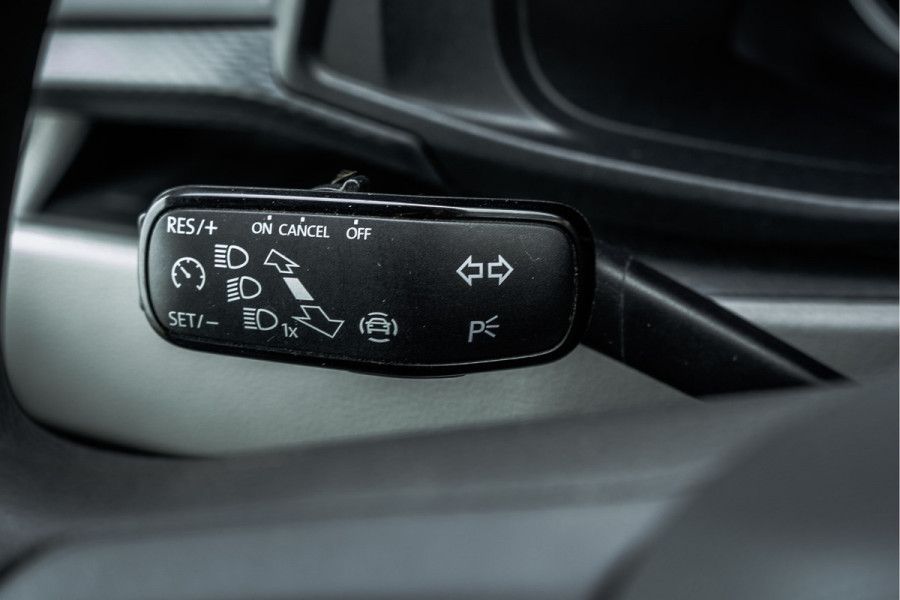 Volkswagen Transporter T6.1 2.0 TDI L2H3 | 150 PK | Trekhaak | Carplay | Navi | Cruise | Airco