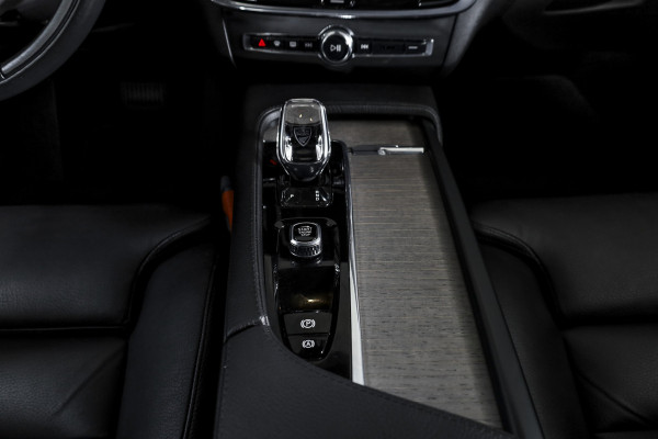 Volvo V90 2.0 B4 Inscription - Automaat Orig. NL | S/K- Panodak | Dig. Cockpit | Adapt. Cruise | Stoel-+Struurverw. | PDC | 360 Camera | NAV + App. Connect | ECC | Elek. KLep | Elek. Trekhaak | LM 20" |