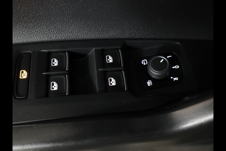 Volkswagen Polo 1.0 TSI Style 95 pk Automaat (DSG) | Navigatie | Parkeersensoren | Adaptieve cruise control | Matrix LED koplampen | Stoelverwarming |