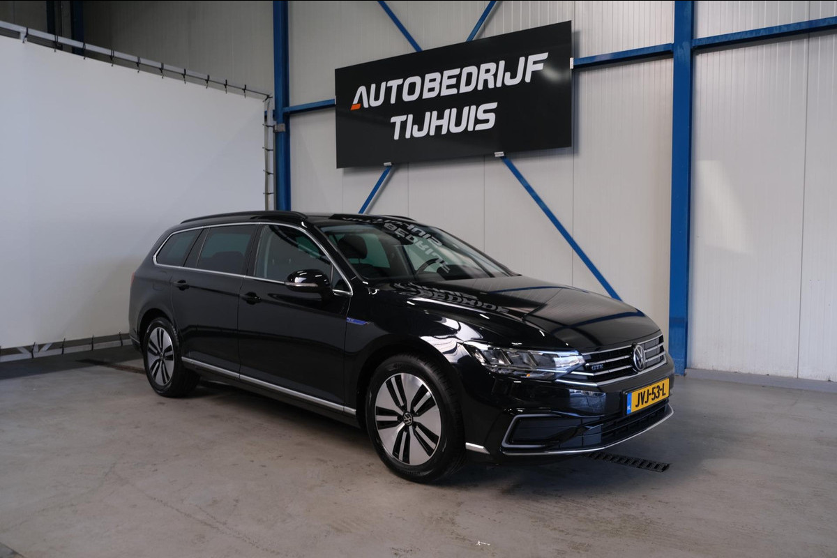 Volkswagen Passat Variant 1.4 TSI PHEV GTE Business - Cruise, Camera, Camera, Massage stoelen