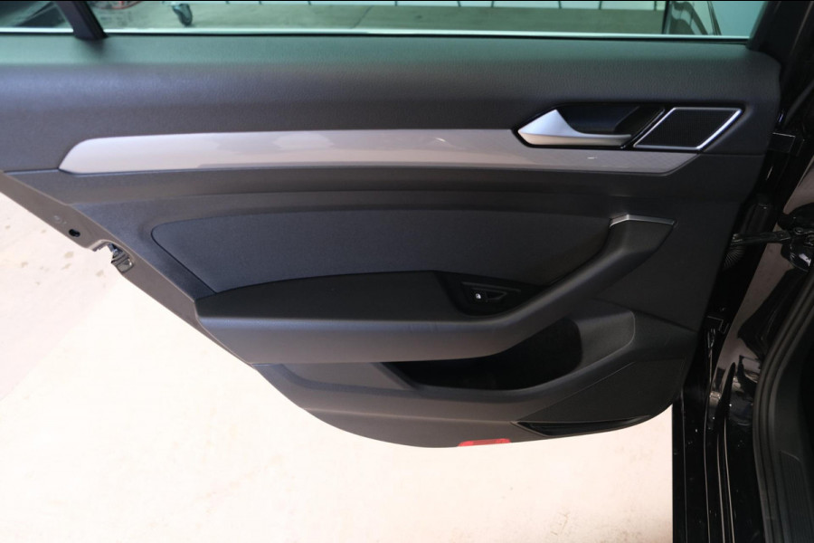 Volkswagen Passat Variant 1.4 TSI PHEV GTE Business - Cruise, Camera, Camera, Massage stoelen