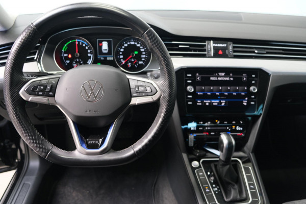 Volkswagen Passat Variant 1.4 TSI PHEV GTE Business - Cruise, Camera, Camera, Massage stoelen