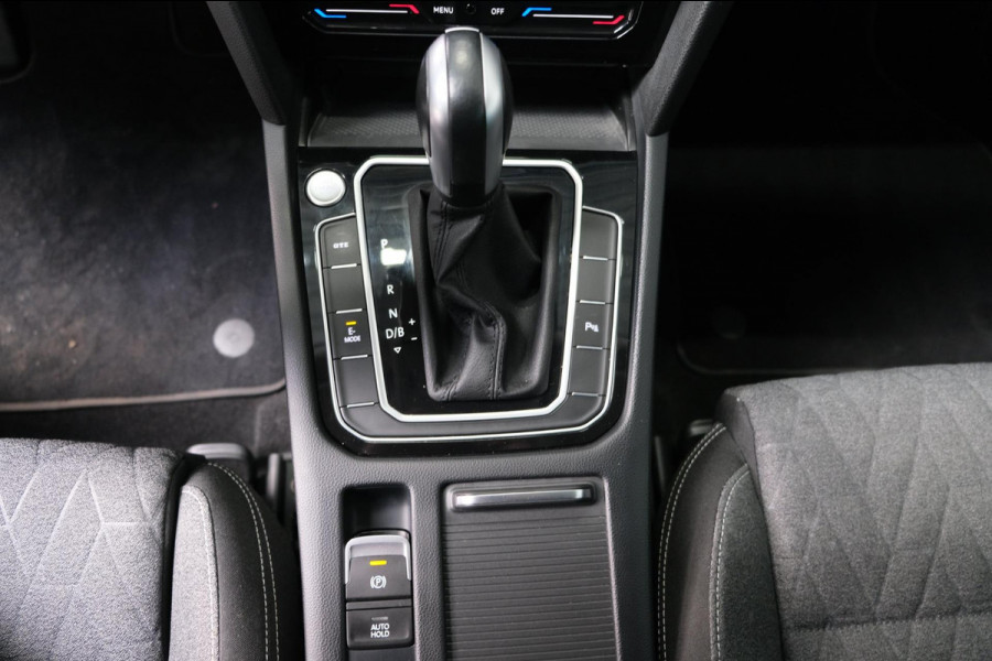 Volkswagen Passat Variant 1.4 TSI PHEV GTE Business - Cruise, Camera, Camera, Massage stoelen