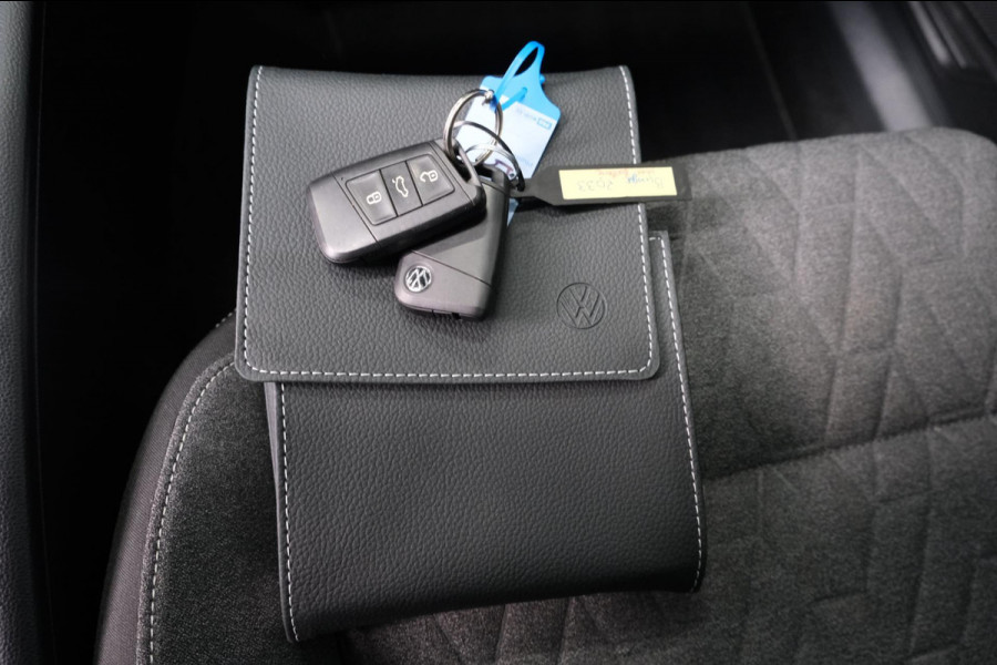 Volkswagen Passat Variant 1.4 TSI PHEV GTE Business - Cruise, Camera, Camera, Massage stoelen