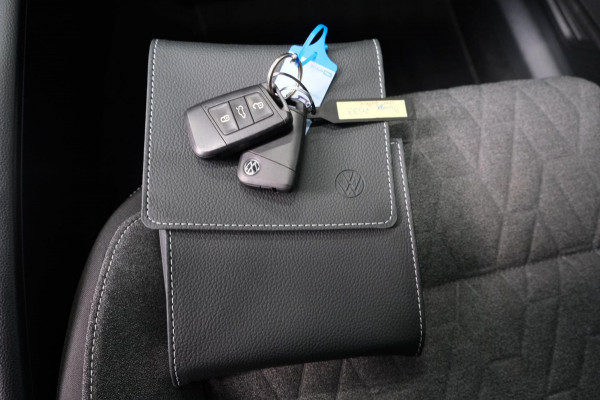 Volkswagen Passat Variant 1.4 TSI PHEV GTE Business - Cruise, Camera, Camera, Massage stoelen