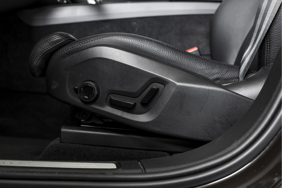 Volvo XC60 2.0 T6 Plug-in hybrid AWD Inscription Exclusive Orig. NL | Luchtvering | Elek. Trekhaak | S/k-panodak | Harman/Kardon | Adapt. Cruise | Stoel-+stuurverw. | 360 Camera | Elek. stoelen | NAV+App. Connect | ECC | LM 19" |