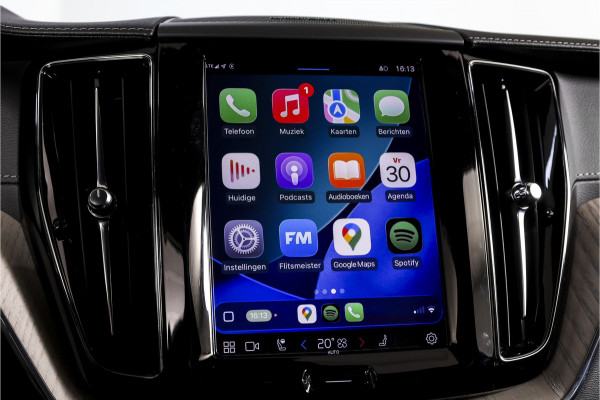 Volvo XC60 2.0 T6 Plug-in hybrid AWD Inscription Exclusive Orig. NL | Luchtvering | Elek. Trekhaak | S/k-panodak | Harman/Kardon | Adapt. Cruise | Stoel-+stuurverw. | 360 Camera | Elek. stoelen | NAV+App. Connect | ECC | LM 19" |