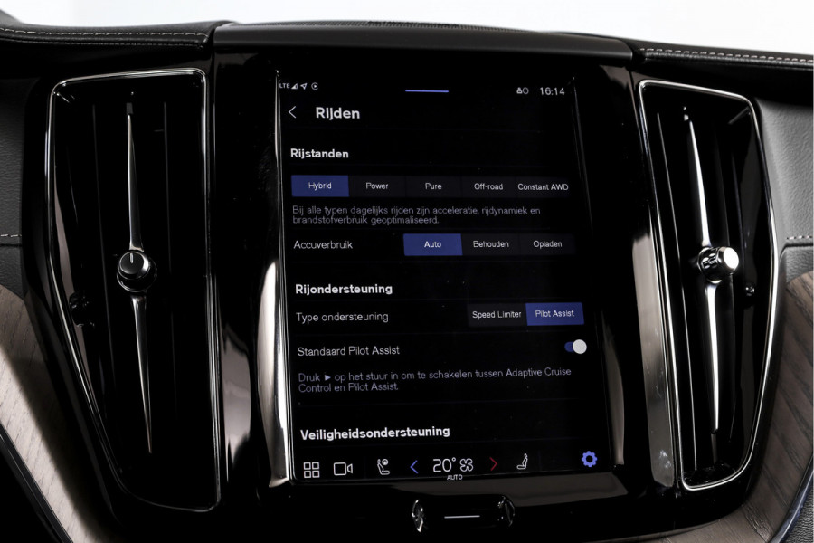 Volvo XC60 2.0 T6 Plug-in hybrid AWD Inscription Exclusive Orig. NL | Luchtvering | Elek. Trekhaak | S/k-panodak | Harman/Kardon | Adapt. Cruise | Stoel-+stuurverw. | 360 Camera | Elek. stoelen | NAV+App. Connect | ECC | LM 19" |