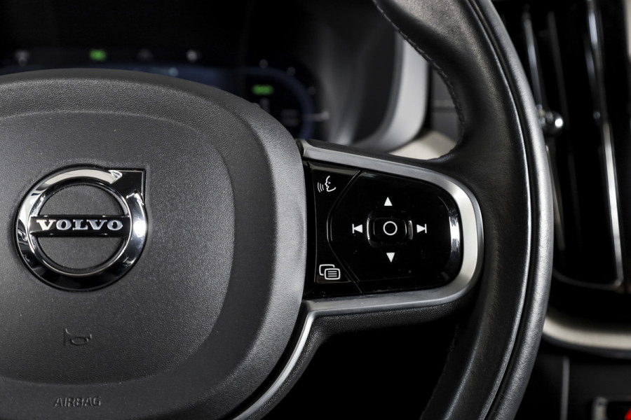 Volvo XC60 2.0 T6 Plug-in hybrid AWD Inscription Exclusive Orig. NL | Luchtvering | Elek. Trekhaak | S/k-panodak | Harman/Kardon | Adapt. Cruise | Stoel-+stuurverw. | 360 Camera | Elek. stoelen | NAV+App. Connect | ECC | LM 19" |